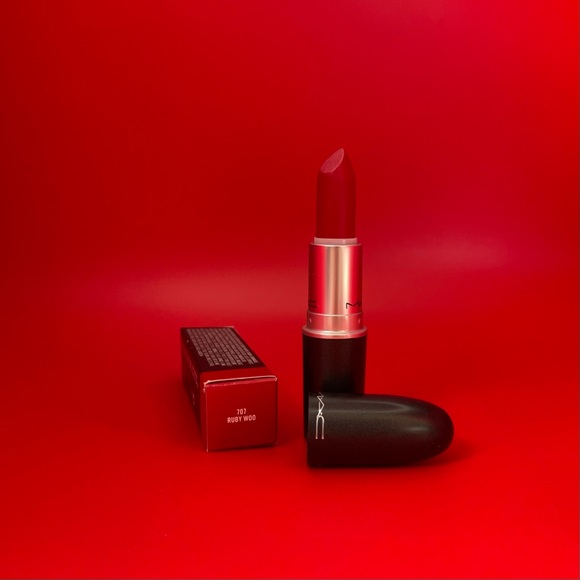 MAC Cosmetics Retro Matte Lipstick - Ruby Woo [#707] - Picture 1 of 7